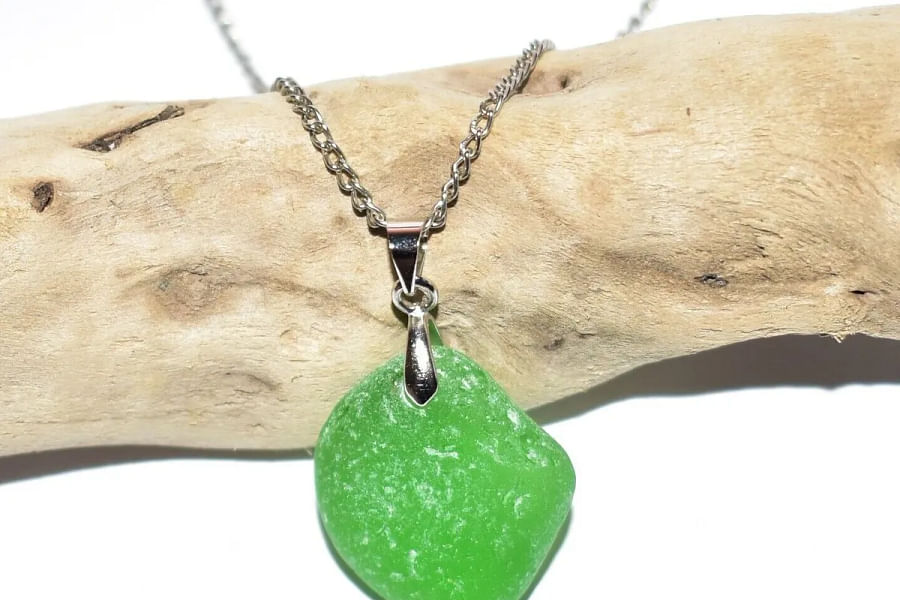 minimalist women's jewelry