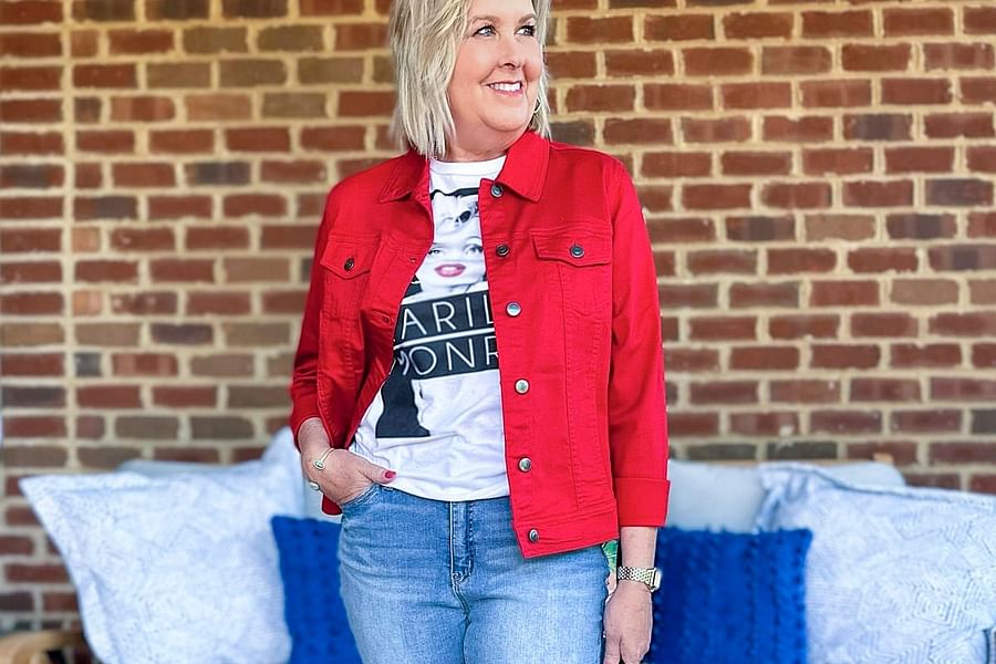 stretchable women's travel blazer