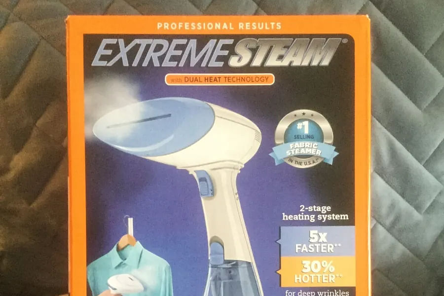 Conair ExtremeSteam Hand Held Fabric Steamer image